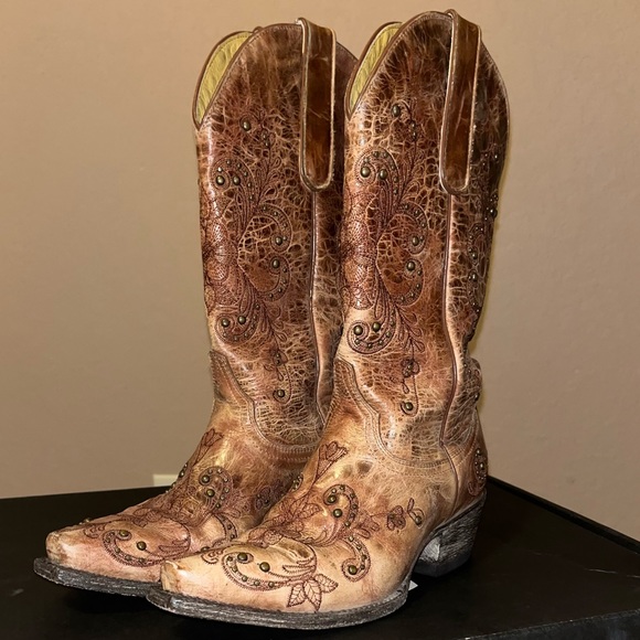 Women’s Snip Toe Cowboy Boots - Picture 2 of 5